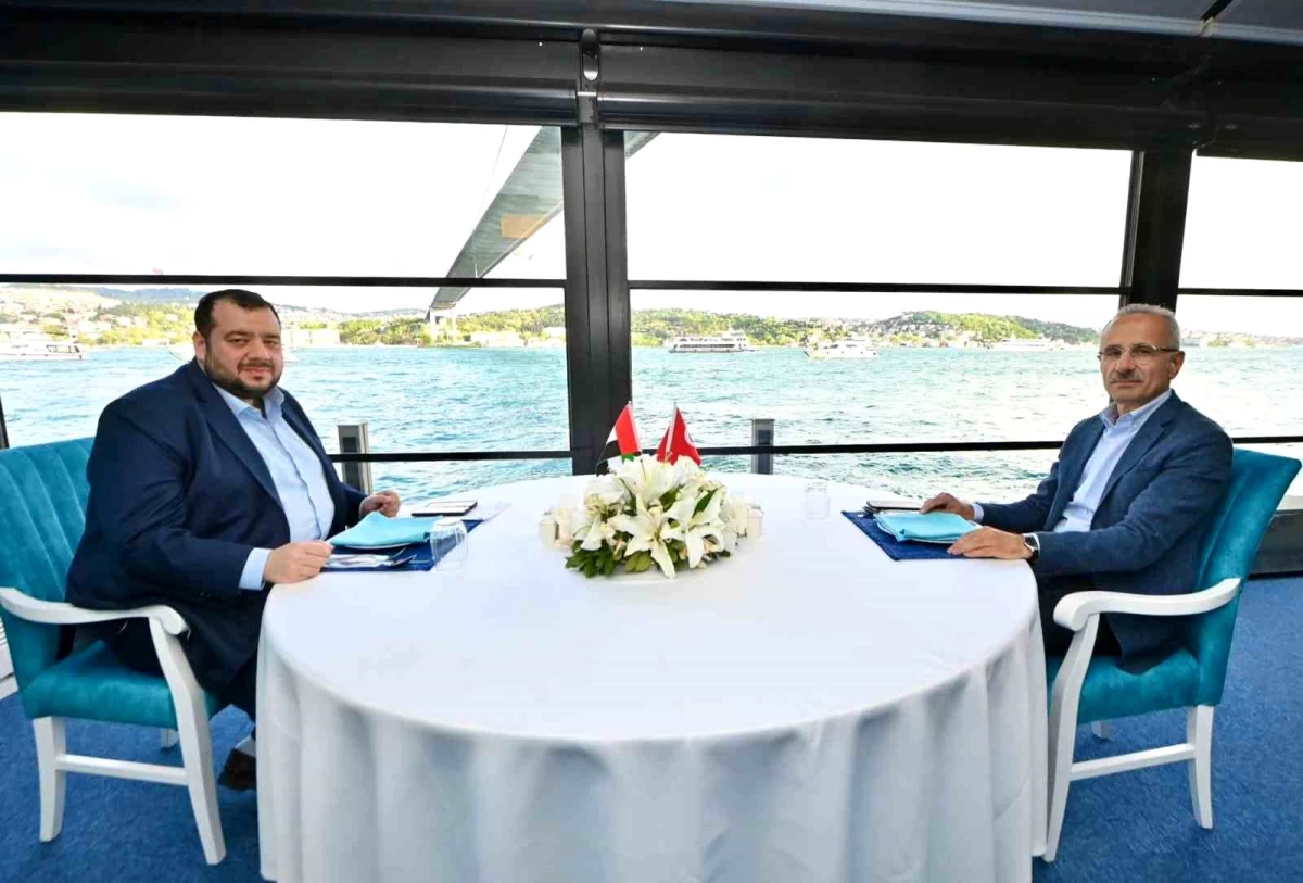 Ulaştırma ve Altyapı Bakanı Abdulkadir Uraloğlu, BAE Yatırım Bakanı Al Suwaidi ile İstanbul\'da bir araya geldi