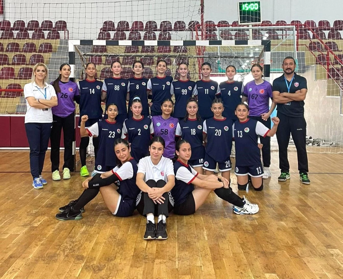 Kepez Belediyesi Spor Kulübü Hentbol Takımı Türkiye Finallerine Gidiyor