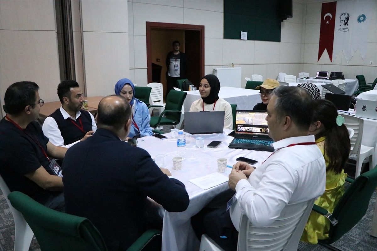 Niğde\'de "HackNiğde Geleceğin Çözümleri Hackathonu" Yarışması Gerçekleştirildi