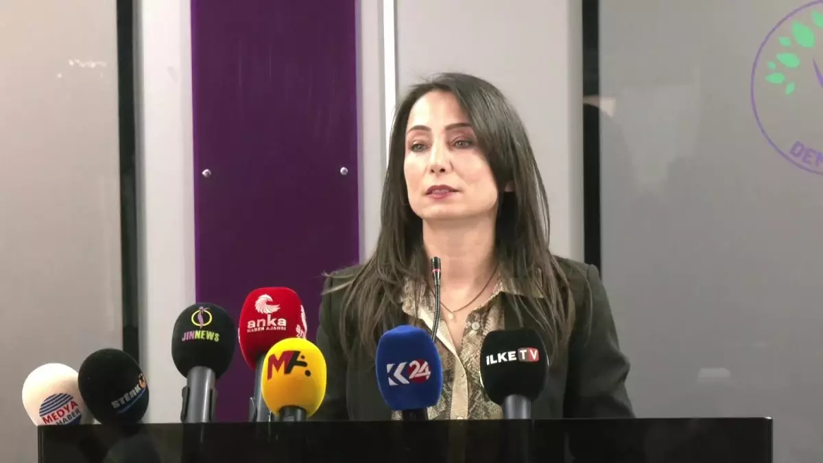 Tülay Hatimoğulları: "Anayasa Tartışmalarının İktidara Can Simidi Olmasına Müsaade Etmeyeceğiz"