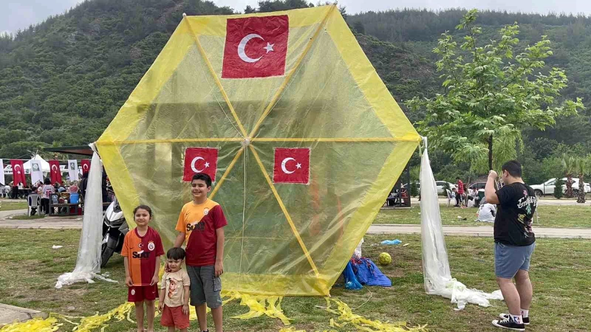 Osmaniye\'de Geleneksel Çocuk Oyunları ve Uçurtma Festivali Yağmura Rağmen Eğlenceye Doyurdu