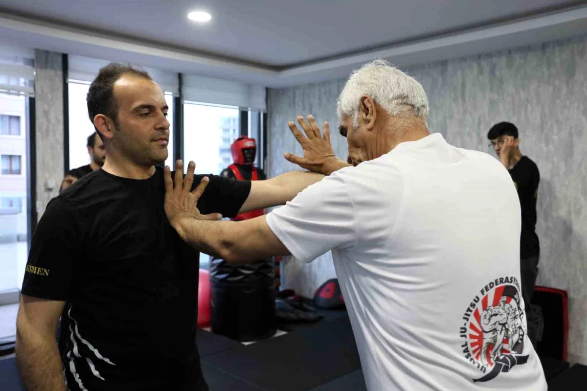 Diyarbakır\'da Emekli Polis Memuru, Pars Yakın Müdafaa Sporuyla Sağlık Sorunlarını Yendi