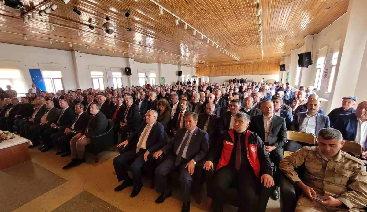 Akkuş Şeker Fasulyesi Üreticilere Bilgiler Verildi