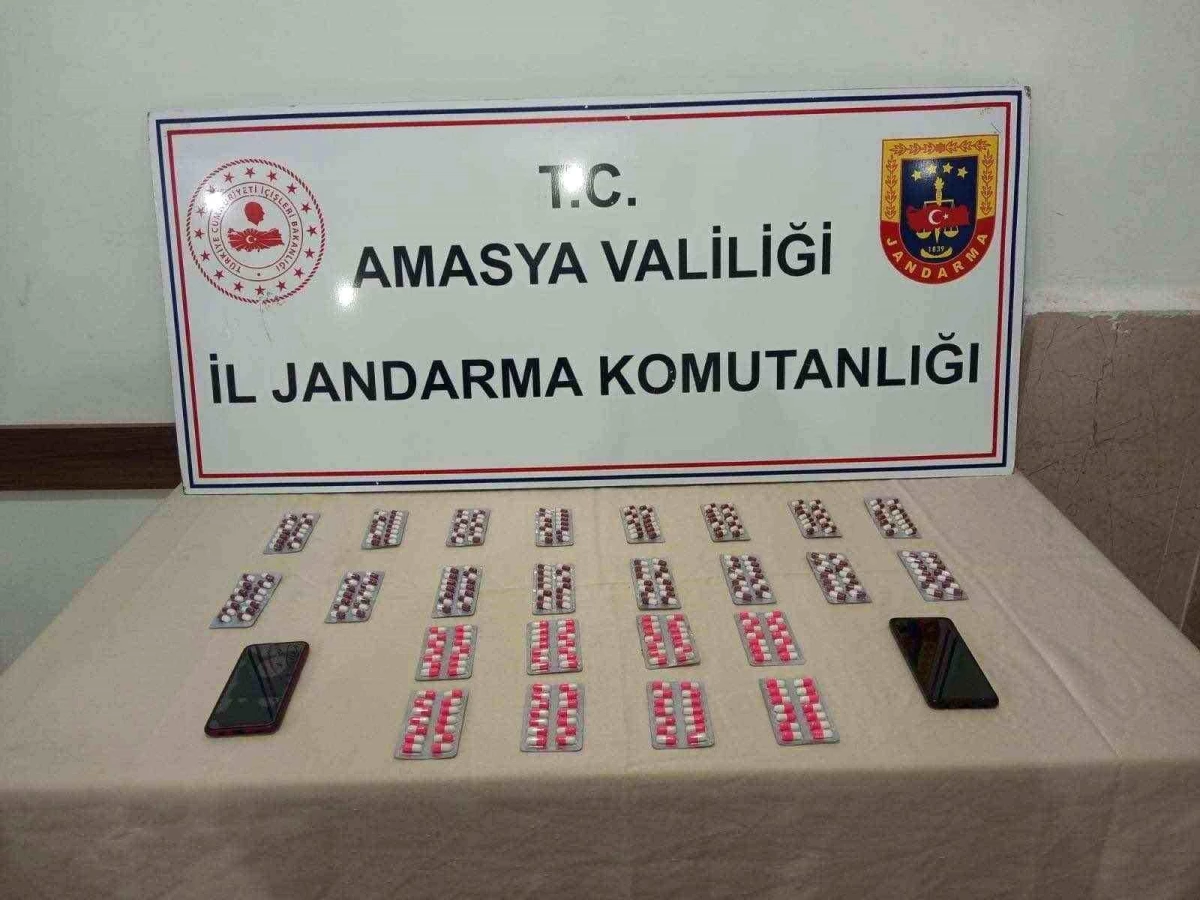 Amasya\'da 336 Adet Sentetik Uyuşturucu Hap Ele Geçirildi, 2 Şüpheli Gözaltına Alındı