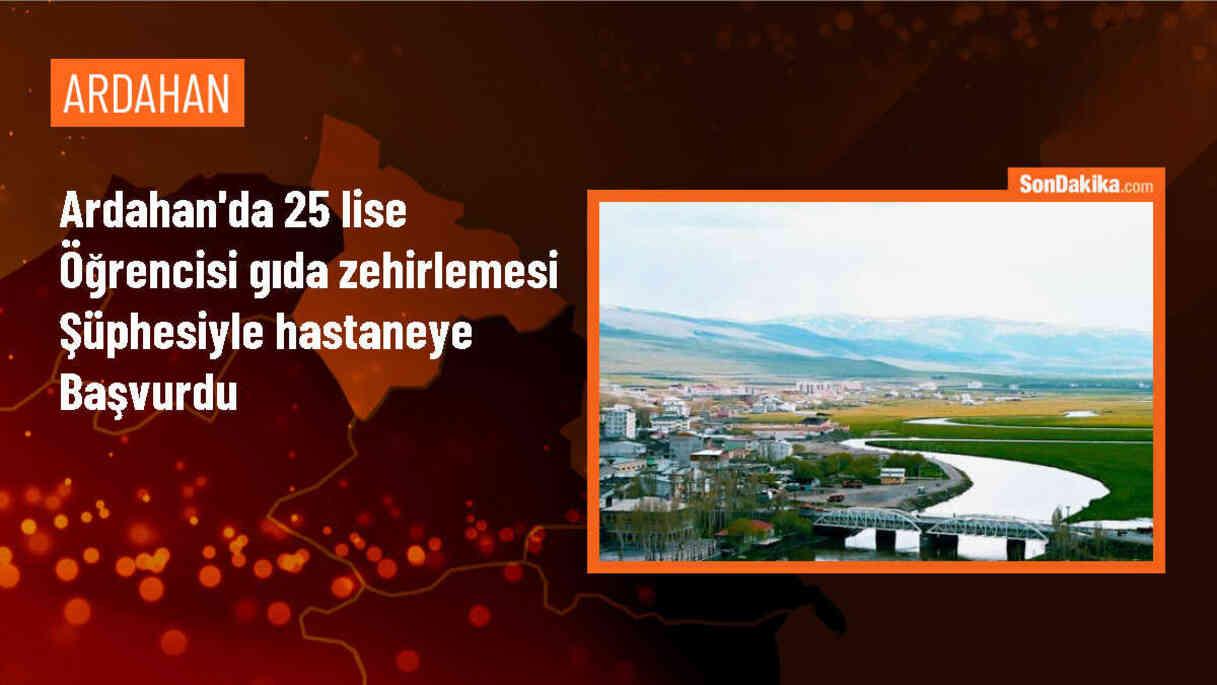 Ardahan\'da 25 lise öğrencisi gıda zehirlenmesi şüphesiyle hastaneye başvurdu