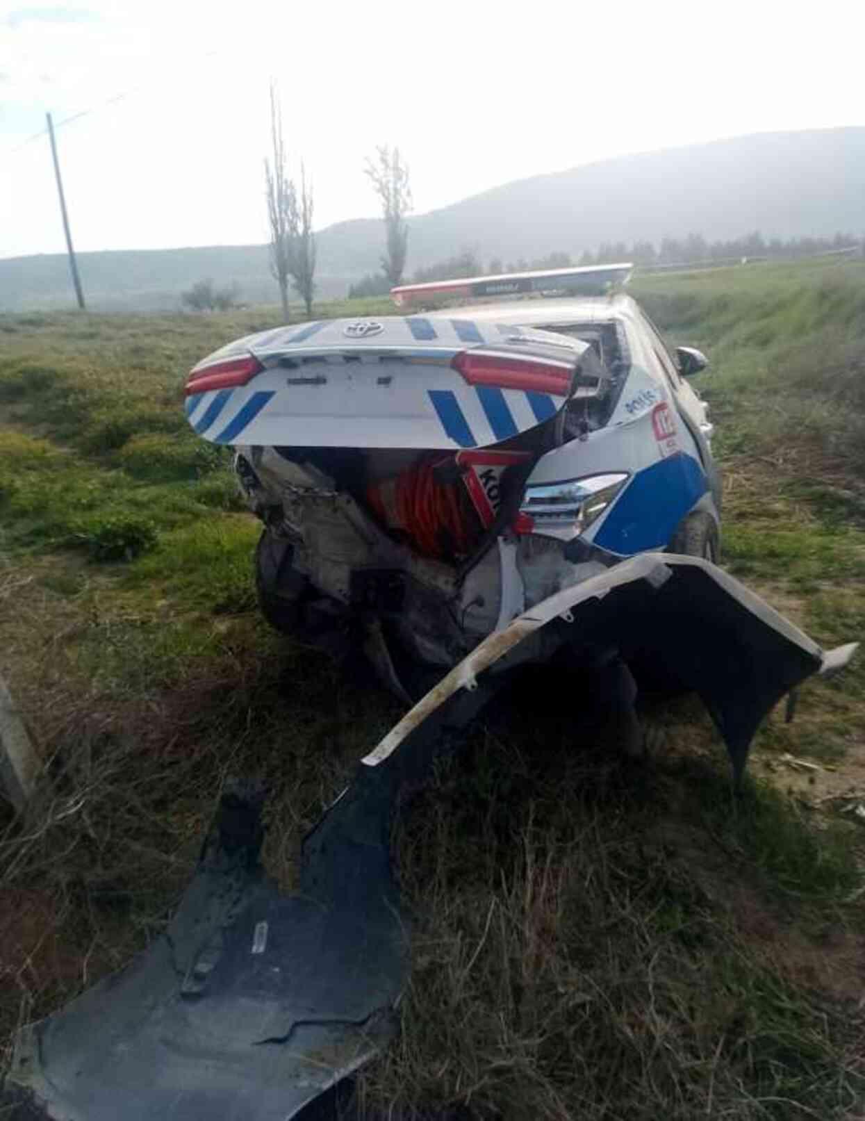 Askeri personelin kullandığı otomobil, polis aracına çarptı! 1 şehit, 4 yaralı