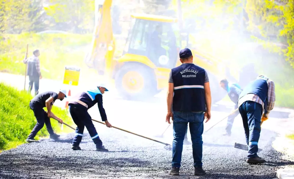 Battalgazi Belediyesi Yol ve Kaldırım Çalışmalarına Hız Verdi