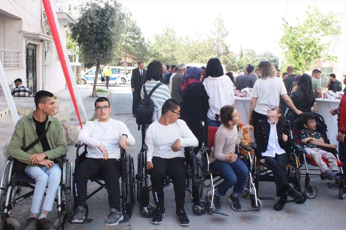Burdur\'da Engelliler İçin İş Atölyesi Açıldı