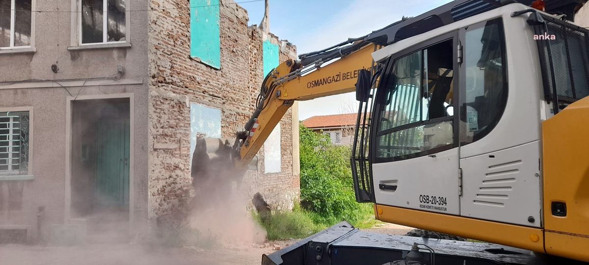 Osmangazi Belediyesi Metruk Binaları Yıkıyor