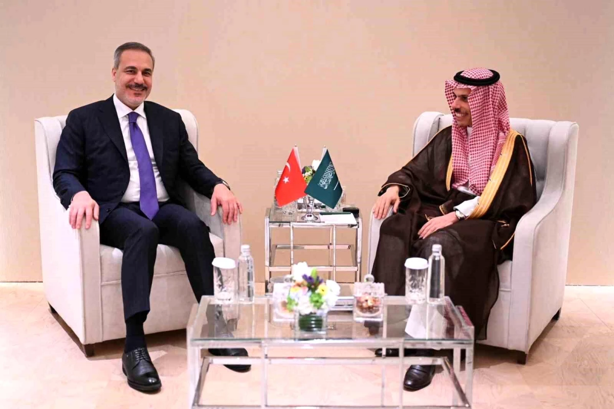 Dışişleri Bakanı Hakan Fidan, Suudi Arabistan Dışişleri Bakanı ile Görüştü