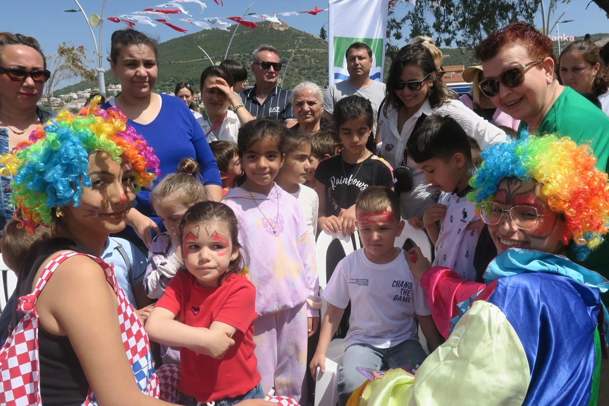 Foça Belediyesi 23 Nisan\'da Çocuk Buluşmaları Düzenledi