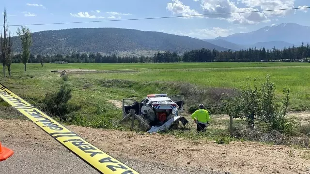 Askeri personelin kullandığı otomobil, polis aracına çarptı! 1 şehit, 4 yaralı