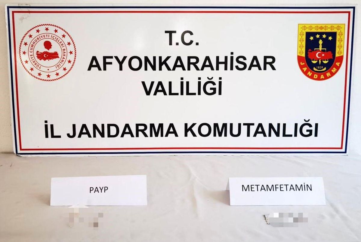 Afyonkarahisar\'da yabancı uyruklu şahıs uyuşturucu satarken suçüstü yakalandı