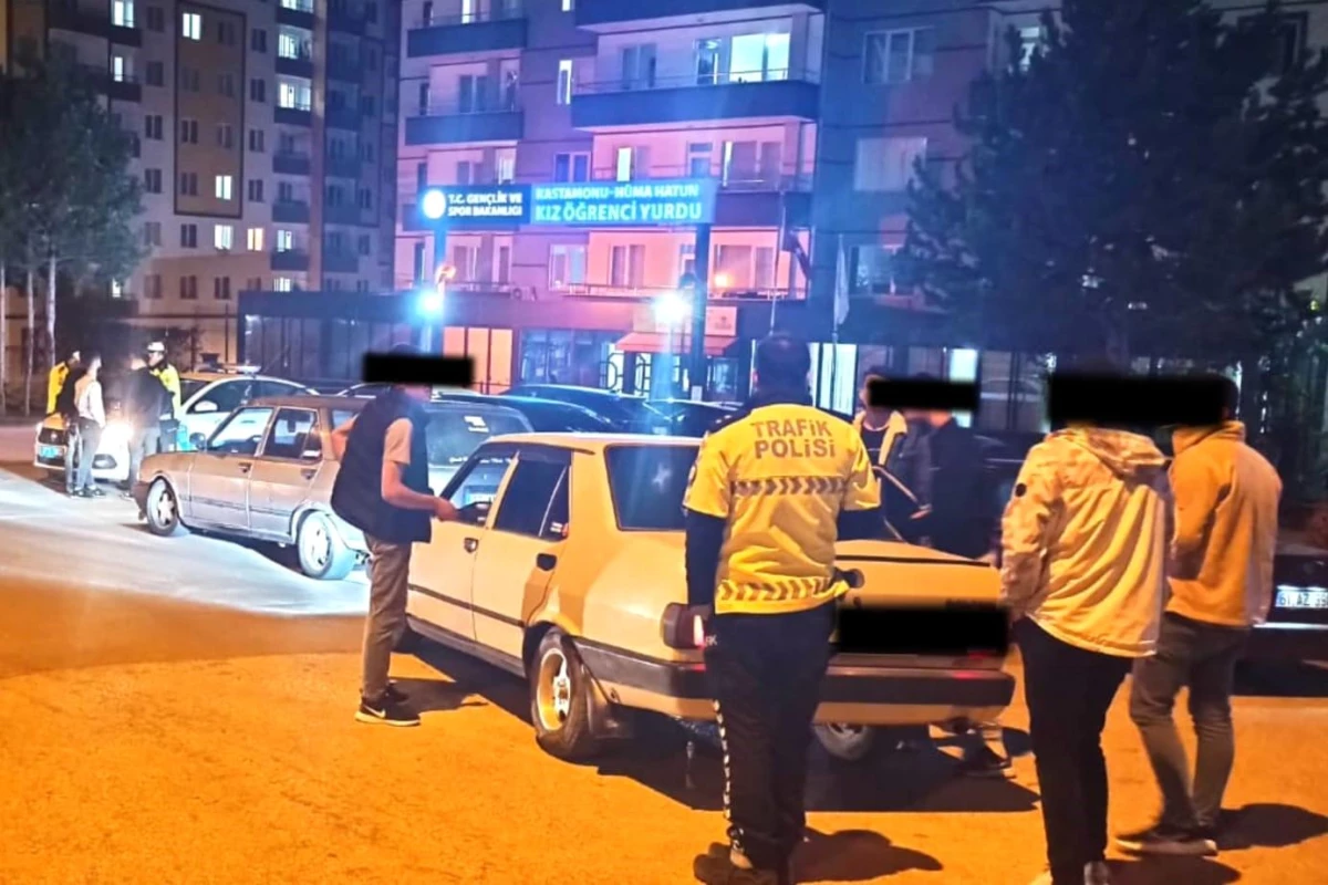 Kastamonu\'da Trafik Denetimlerinde 43 Sürücüye Cezai İşlem Uygulandı
