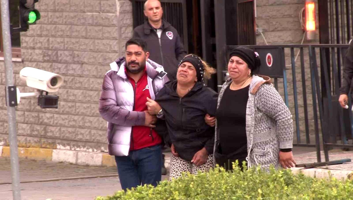 Küçükçekmece\'de Kazı Çalışmasında Hayatını Kaybeden 5 Yaşındaki Edanur Gezer\'in Cenazesi Ailesine Teslim Edildi