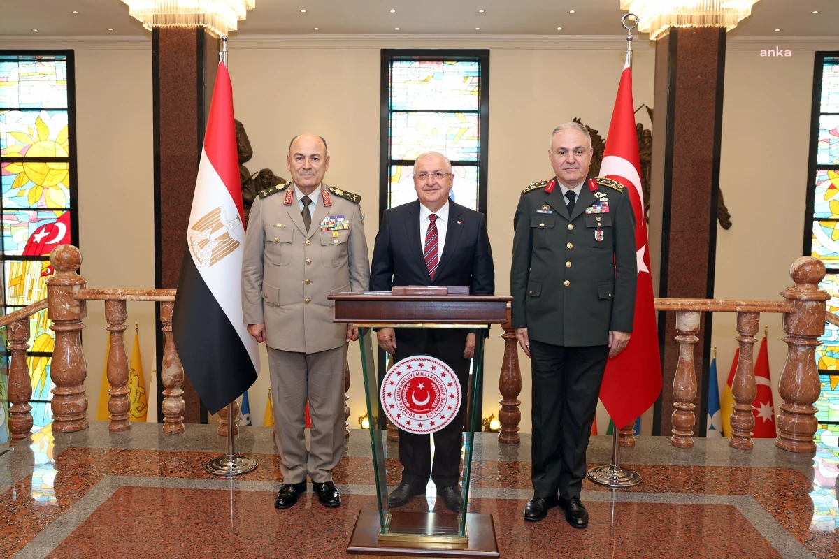 Milli Savunma Bakanı Yaşar Güler, Mısır Genelkurmay Başkanı Korgeneral Osama Askar ile Görüştü