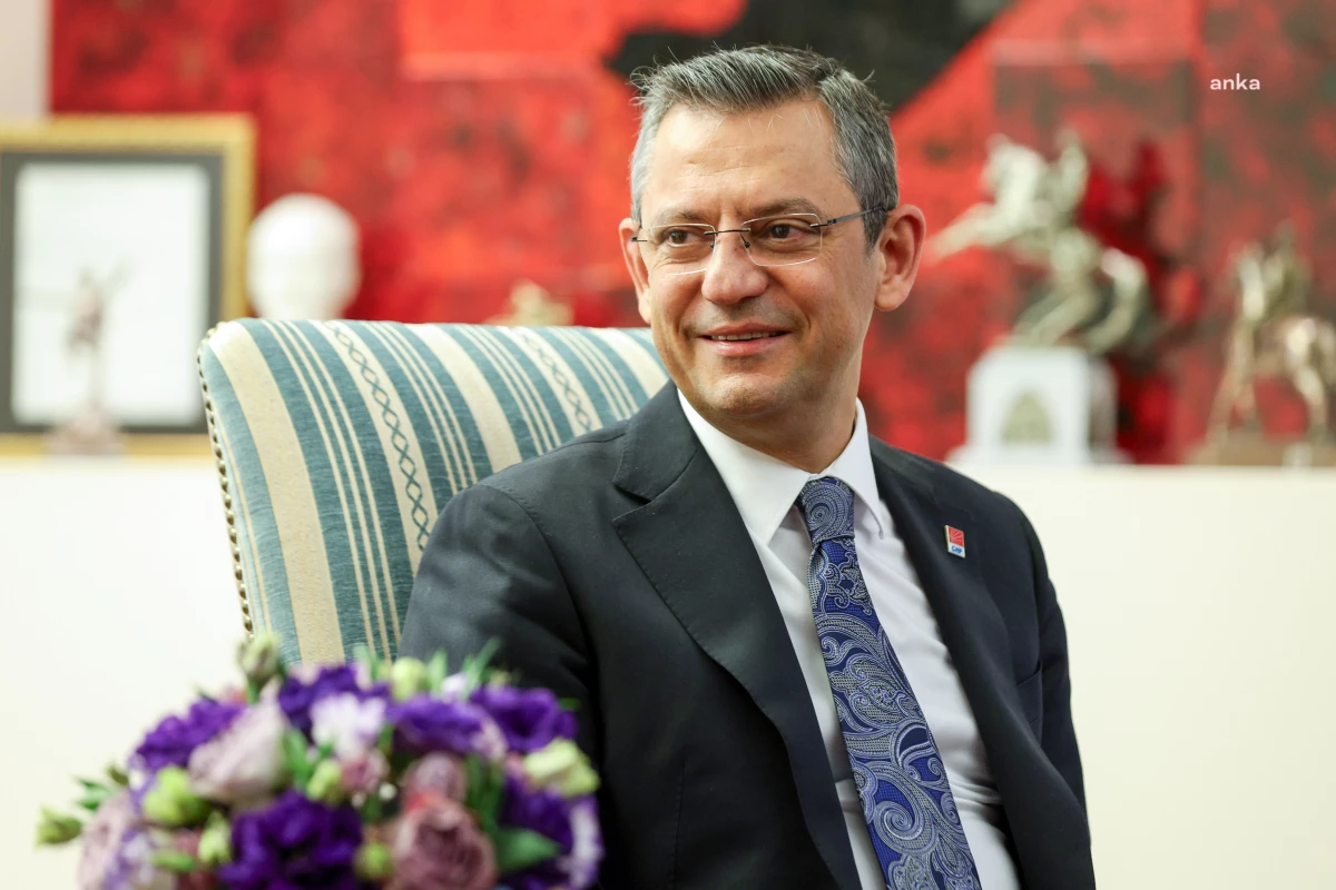 CHP Genel Başkanı Özgür Özel, Amedspor\'u tebrik etti