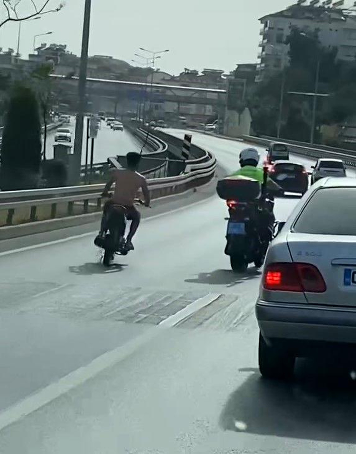 Alanya\'da Tehlikeli Kovalamaca: Sürücüye 38 Bin 968 TL Cezai İşlem Uygulandı