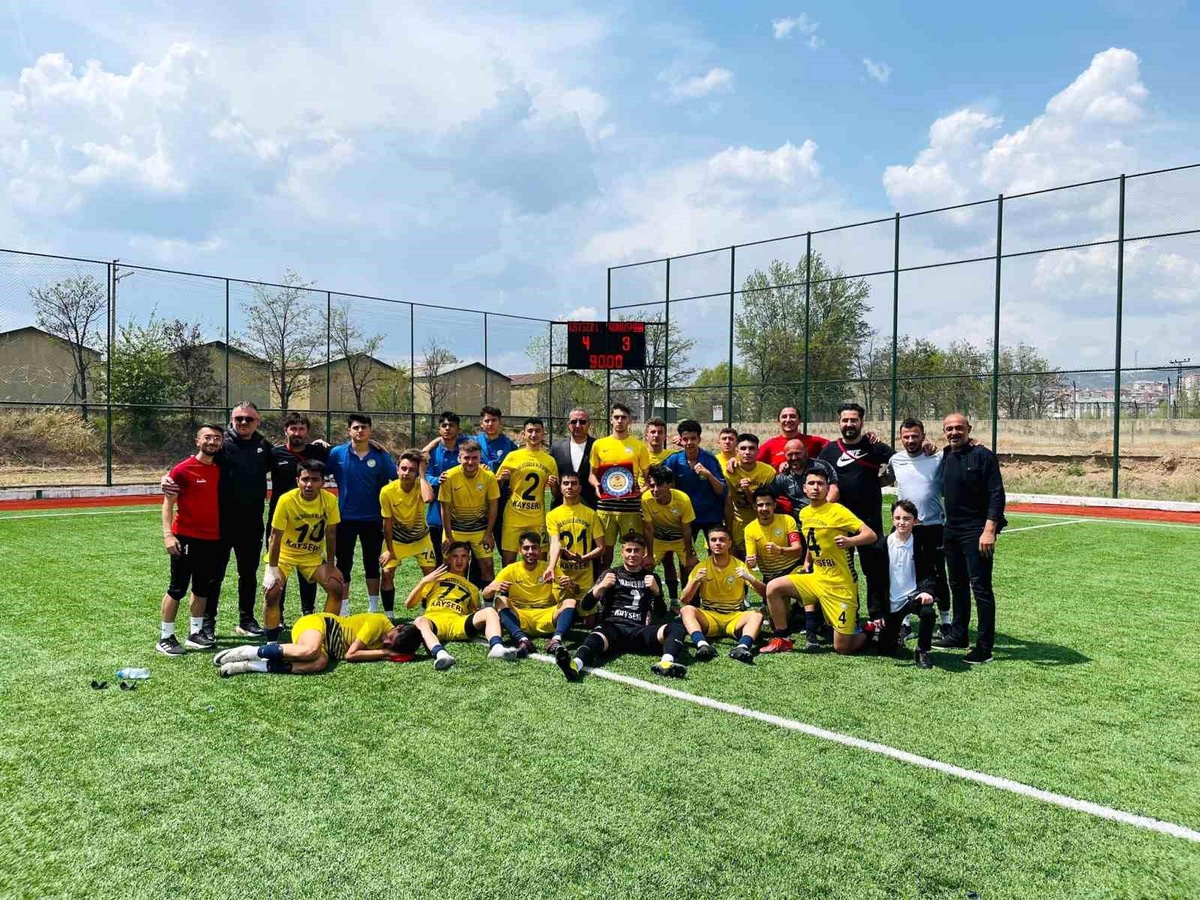 Talasgücü Belediyespor U18 Türkiye Şampiyonası\'nda şampiyon oldu