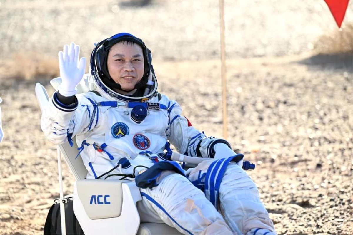 Çin\'in Shenzhou-17 Uzay Aracı İniş Yaptı