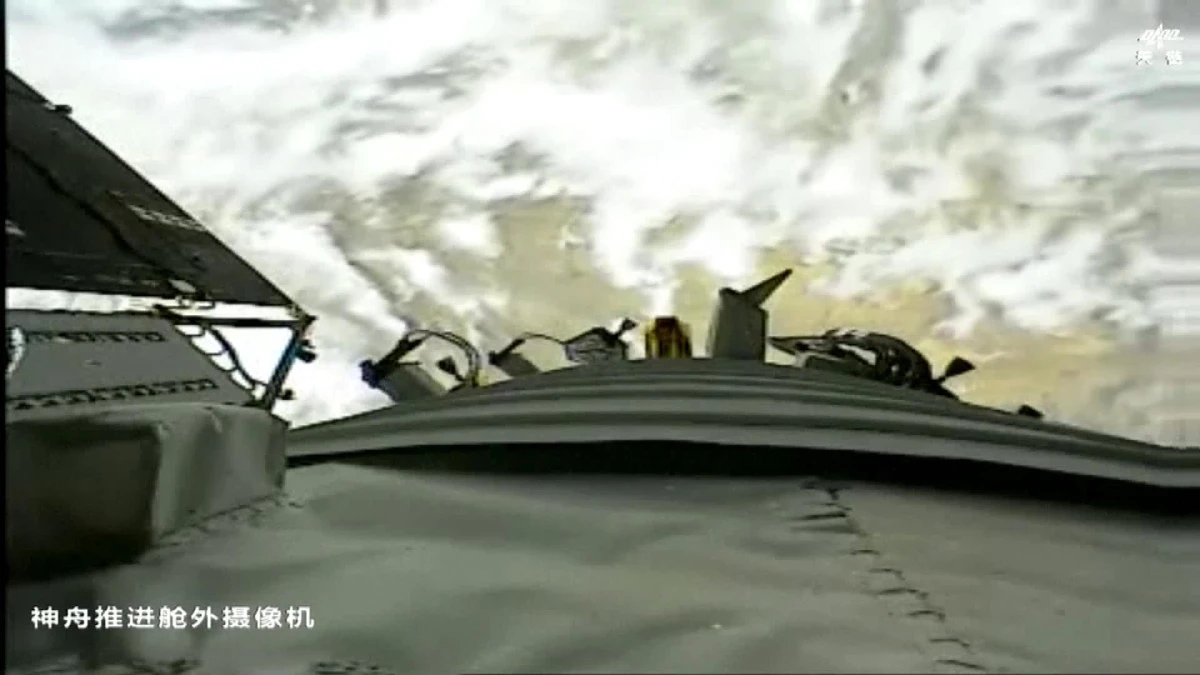 Çin\'in Shenzhou-17 uzay aracının dönüş kapsülü sorunsuz bir şekilde indi