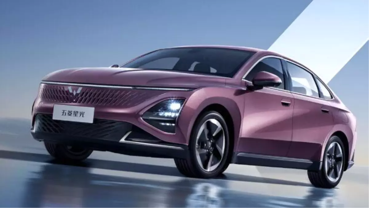 Çinli Wuling, uygun fiyatlı lüks elektrikli otomobil Starlight EV\'yi tanıttı