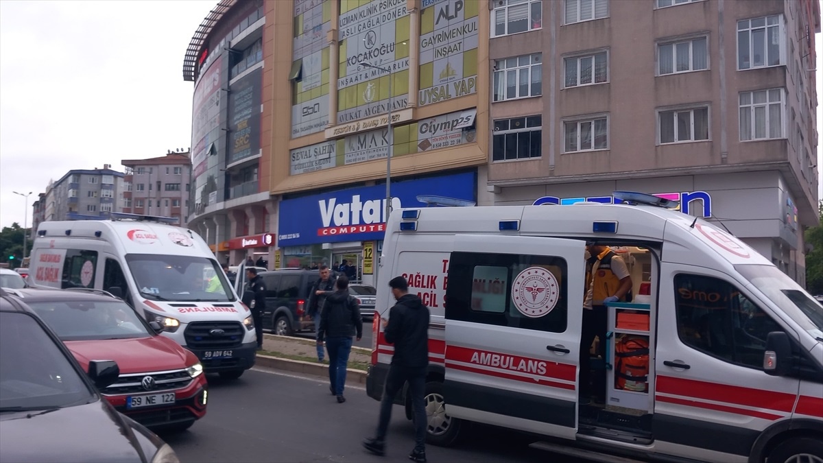 Çorlu\'da çıkan kavgada 4 kişi yaralandı