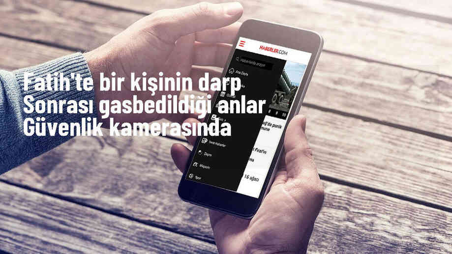 Fatih\'te Bir Kişinin Yumruk Atılarak Yere Düşürülüp Gasbedildiği Anlar Güvenlik Kamerasınca Kaydedildi