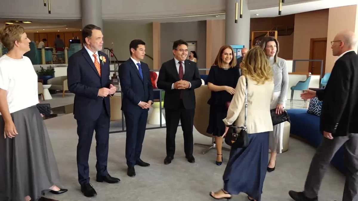 Hollanda Büyükelçisi Marmaris Belediye Başkanı\'na 10 Bin Fidan Hediye Etti