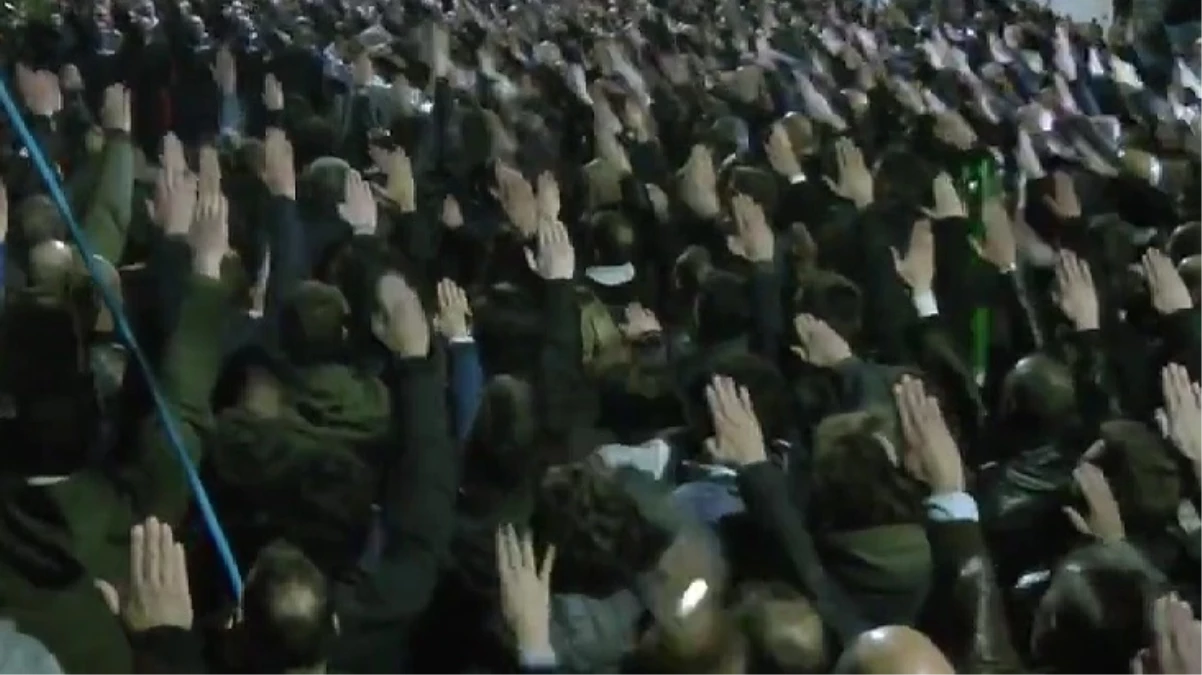 İtalya\'yı karıştıran anma töreni! 1500 kişilik neofaşist grup Nazi selamı verdi