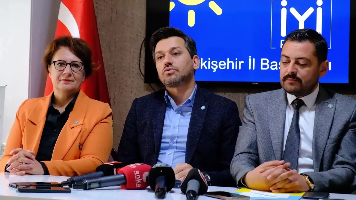 İYİ Parti GİK Üyesi Melih Aydın: \'Koltuklara yapışanlardan bıktığımızı her zaman söyledik\'