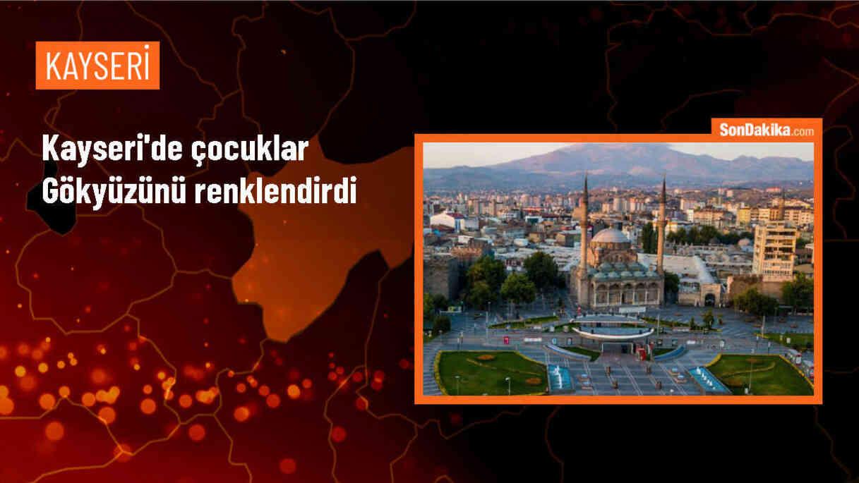 Kayseri\'de düzenlenen etkinlikte uçurtmalar gökyüzü ile buluştu