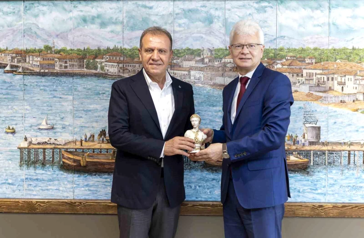 Mersin Büyükşehir Belediye Başkanı Vahap Seçer, Litvanya Büyükelçisi\'ni ağırladı