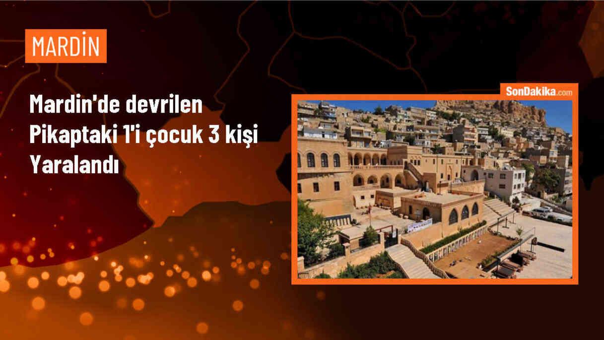 Mardin\'de pikap devrildi, 3 kişi yaralandı