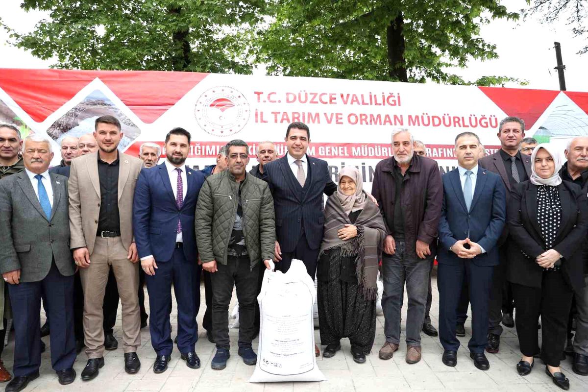 Düzce\'de 351 Çiftçiye 1.270 Ton Gübre Desteği Verildi