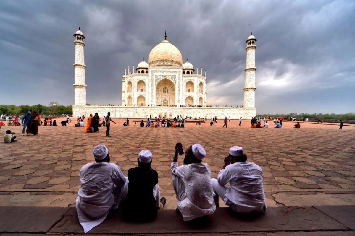 Modi\'nin Hindistan\'ında Müslüman olmak: \'Kendi ülkemizde azınlık olduk\'