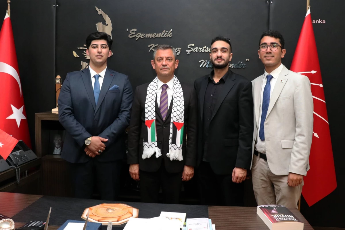 CHP Genel Başkanı Özgür Özel, Filistinli Öğrenciler Birliği temsilcileriyle buluştu