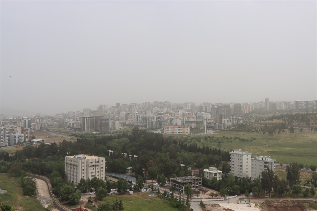 Şanlıurfa\'da Toz Taşınımı Hayatı Olumsuz Etkiledi