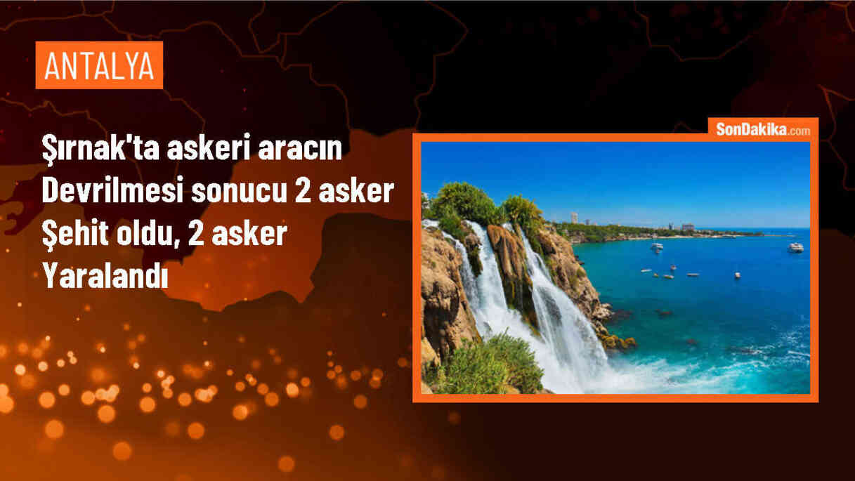 Şırnak\'ta askeri araç devrilmesi sonucu şehit olan askerler için tören düzenlendi
