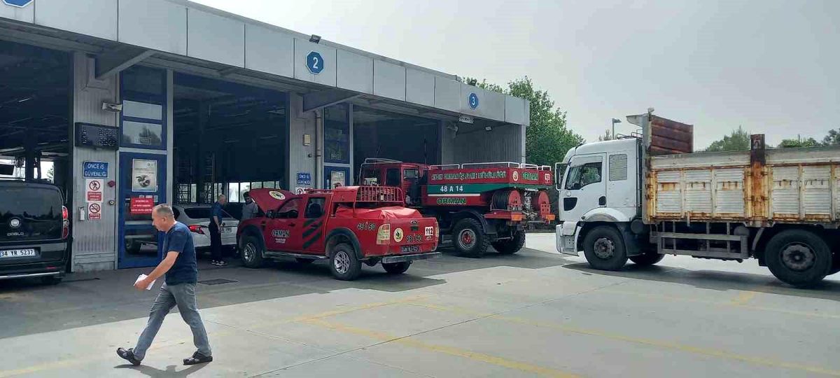 Muğla Orman Bölge Müdürlüğü\'nde Yangın Söndürme Araçları Vizeden Geçirildi
