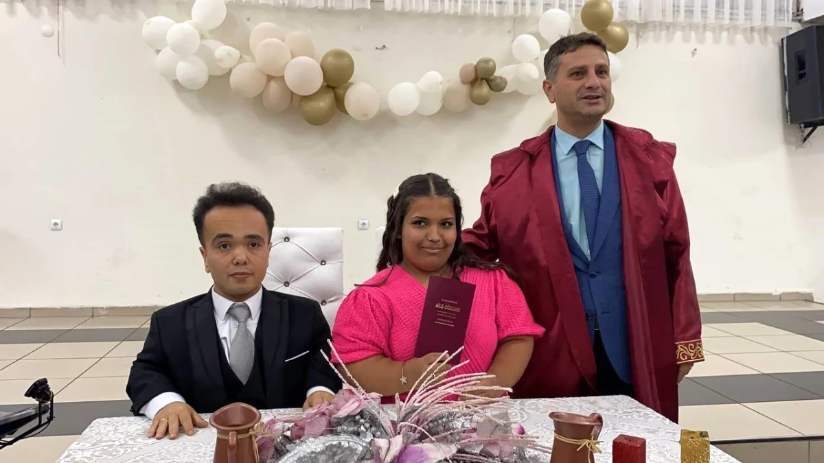 Zonguldak\'ta Kemik Büyümesi Bozukluğu Hastası Çift Nikahlandı