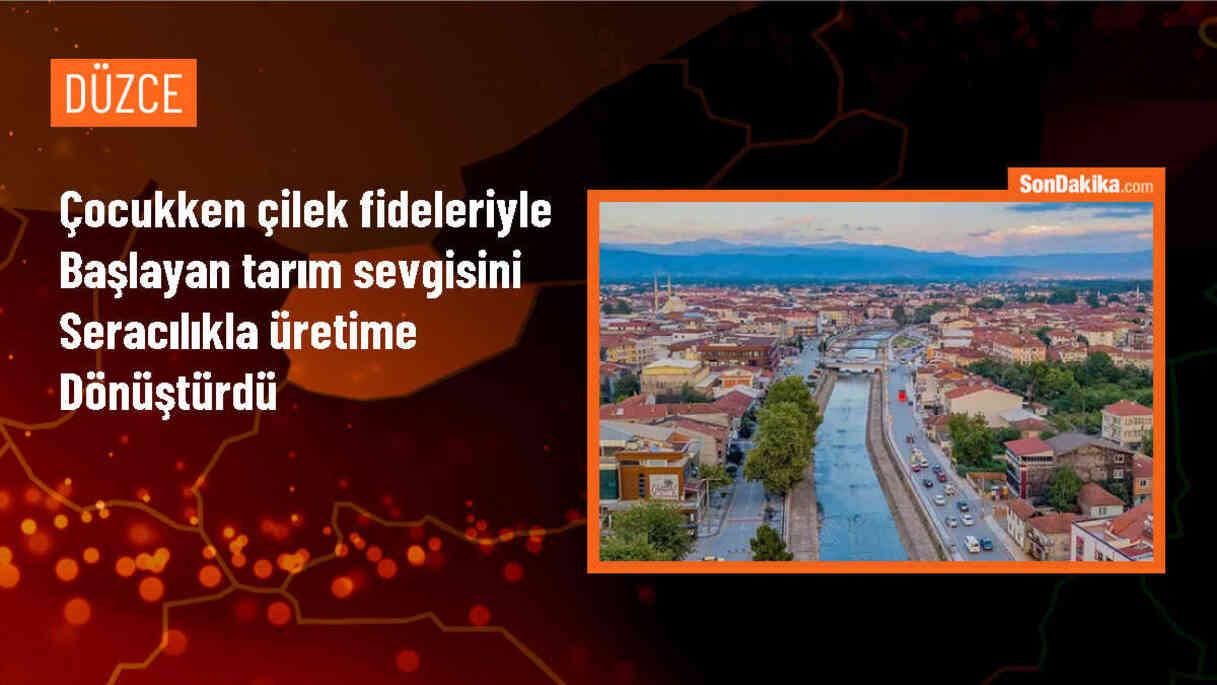 Düzce\'de çocukken ektiği çilek fideleriyle tarıma ilgi duyan genç, devlet desteğiyle serada üretim yapıyor