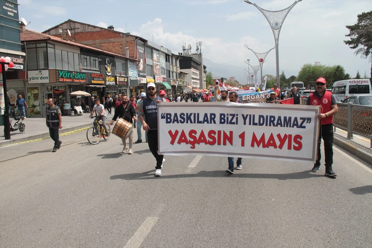 1 Mayıs Emek ve Dayanışma Günü\'nde Doğu Anadolu\'da Sendikalar Etkinlikler Düzenledi