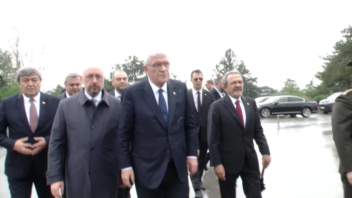 İYİ Parti Genel Başkanı Anıtkabir\'i Ziyaret Etti