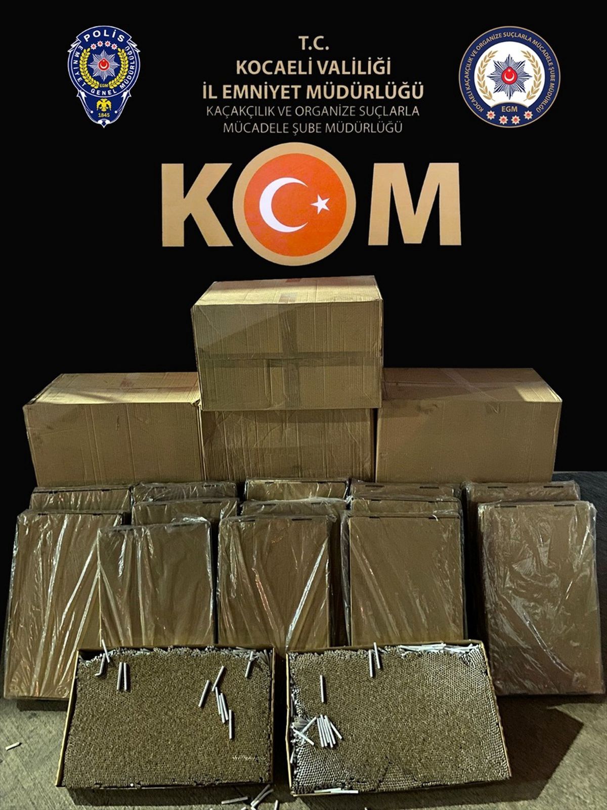 Kocaeli\'de Otobüste 200 Bin Makaron Ele Geçirildi