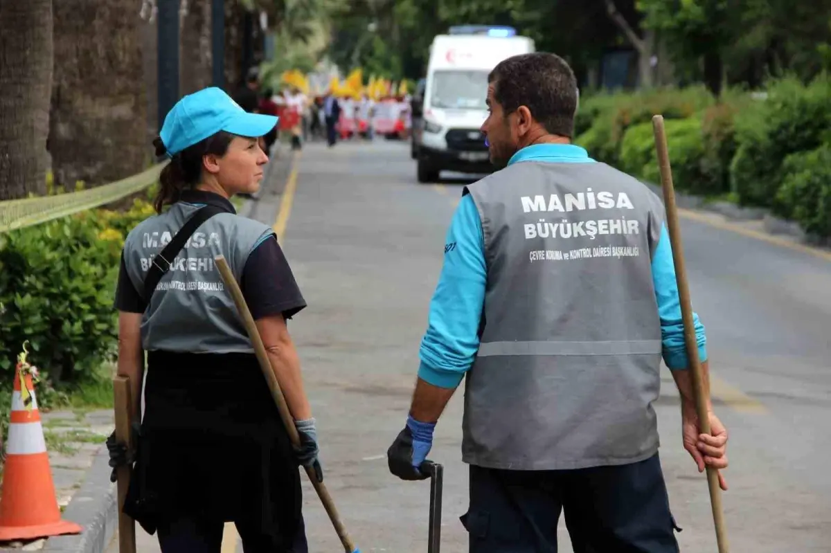 Manisa\'da 1 Mayıs Emek ve Dayanışma Günü Yoğun Katılımla Kutlandı