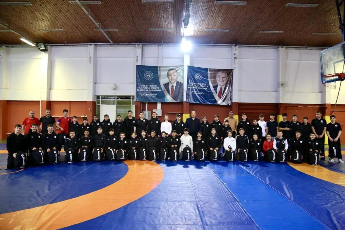 Gençlik ve Spor Bakanlığı Ordu\'daki sporculara malzeme desteği sağladı