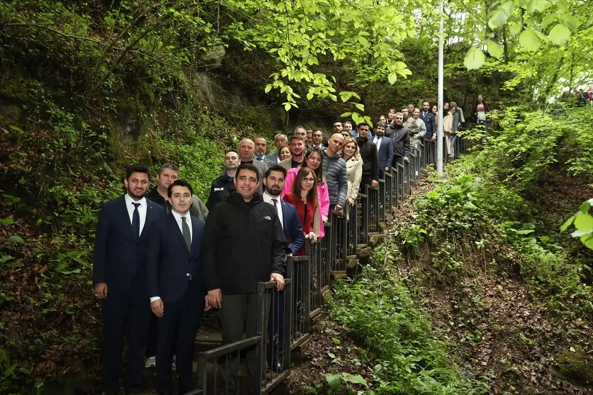 Düzce\'deki Sarıkaya Mağarası doğa gezginlerinin ilgi odağı