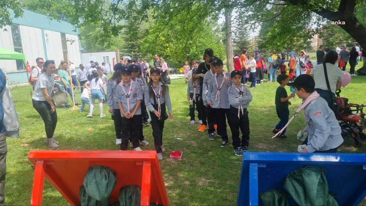 Tepebaşı Belediyesi İklim İzcileri Programı ile Çocuklara Doğa ve İzcilik Eğitimi Veriyor