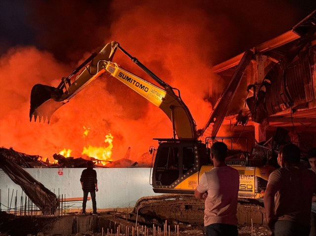 Adana'da Motosiklet Üretim Tesisi Yangını